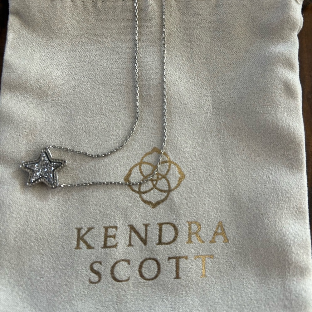 Kendra Scott Star Necklace 16”